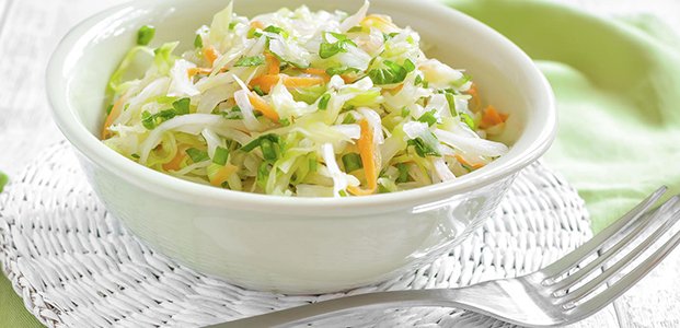 Салат из свежей капусты – 4 витаминных рецепта