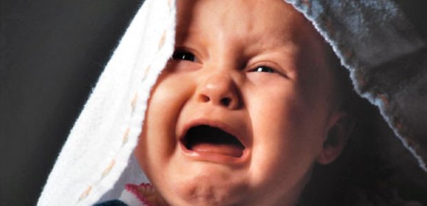 Почему плачет грудной ребенок