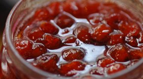 Варенье из рябины — рецепты варенья из черной и красной ягоды