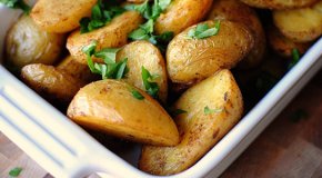 Картошка по-деревенски в духовке – 6 рецептов
