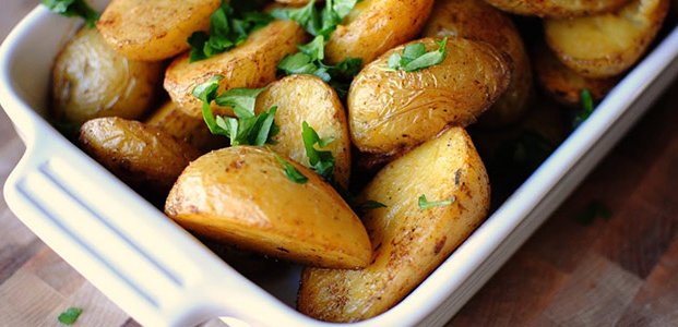 Картошка по-деревенски в духовке – 6 рецептов