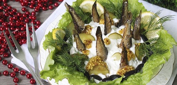 Салат «Рыбки в пруду» – 3 рецепта к празднику