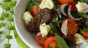 Салат с куриной печенью – 5 рецептов