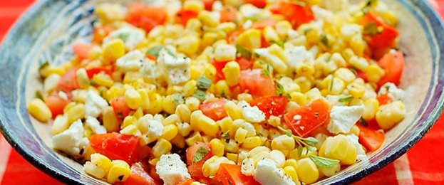 Салат с кукурузой – популярные и вкусные рецепты