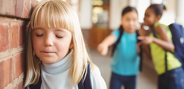 Ребенок прогуливает школу – что делать родителям