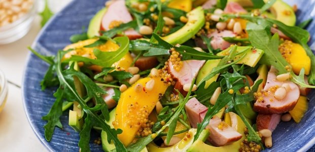 Салат с манго – 4 легких и вкусных рецепта