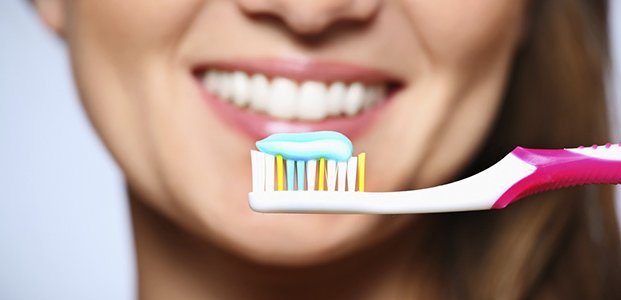 Зубная паста с фтором – польза, вред и советы врачей