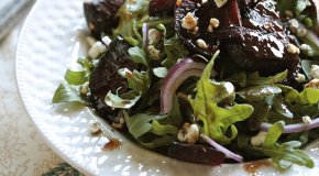 Салат с черносливом – 4 витаминных рецепта