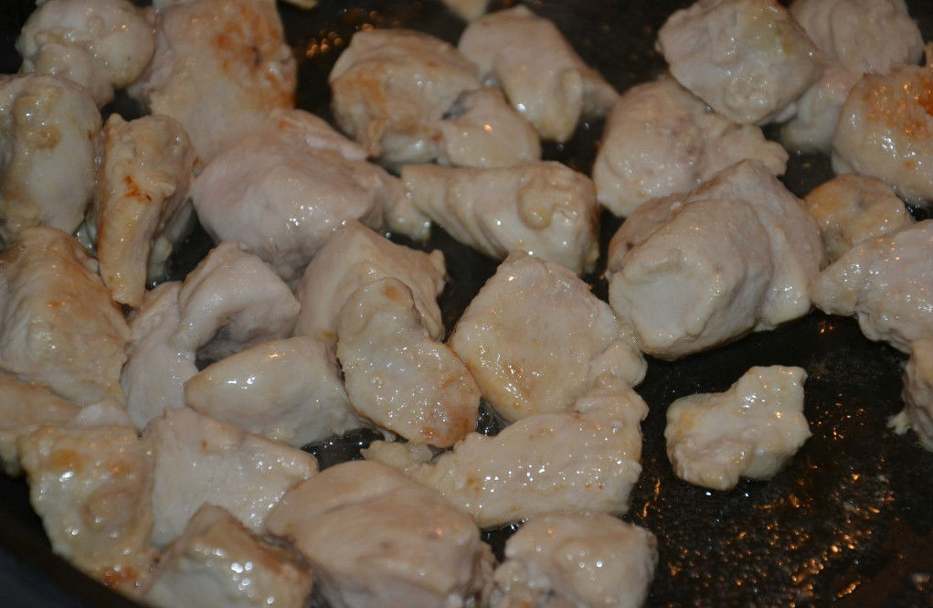 Грибы с курицей в сметанном соусе