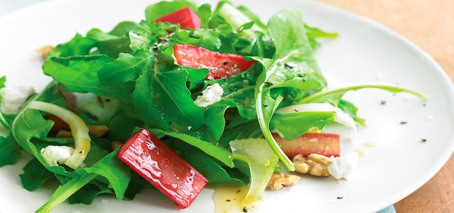 салат из листьев ревеня рецепт 