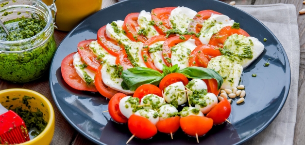 салат с бальзамическим уксусом и помидорами